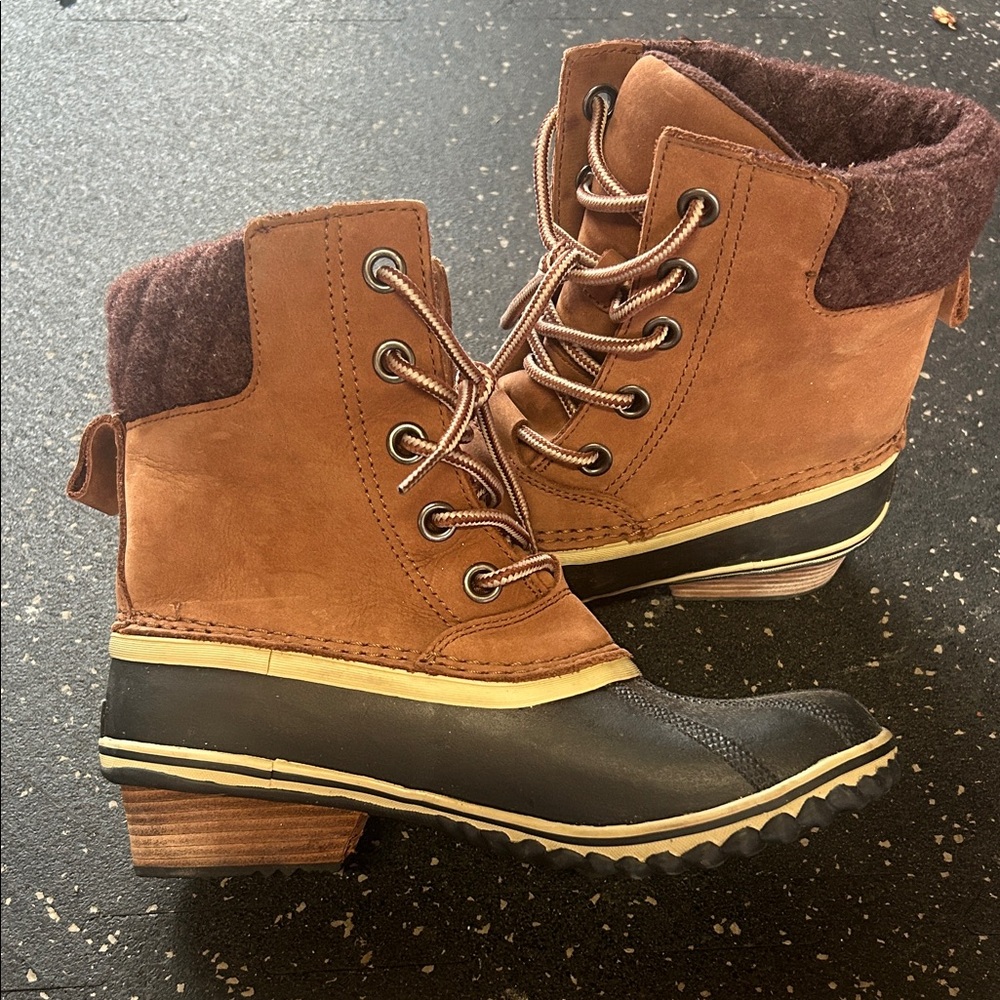 Sorel Tan and Black Lace-Up Boots